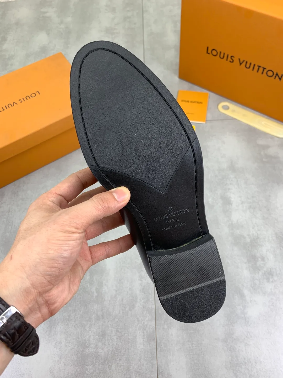 Men's Men's Shoes 💰P420 [New Style] 💰Yangli💎💎💎[Louis Vuitton] LV high-end men's formal business leather shoes, original order 1:1! Original imported calfskin, original metal buckle, imported sheepskin lining for feet, original outsole, men's shoe size: 39-45 (38.46 customized) black optional